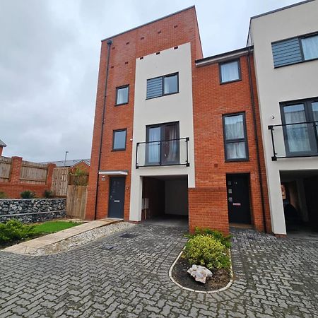 Modern 3 Bedroom Town House Ipswich Luaran gambar